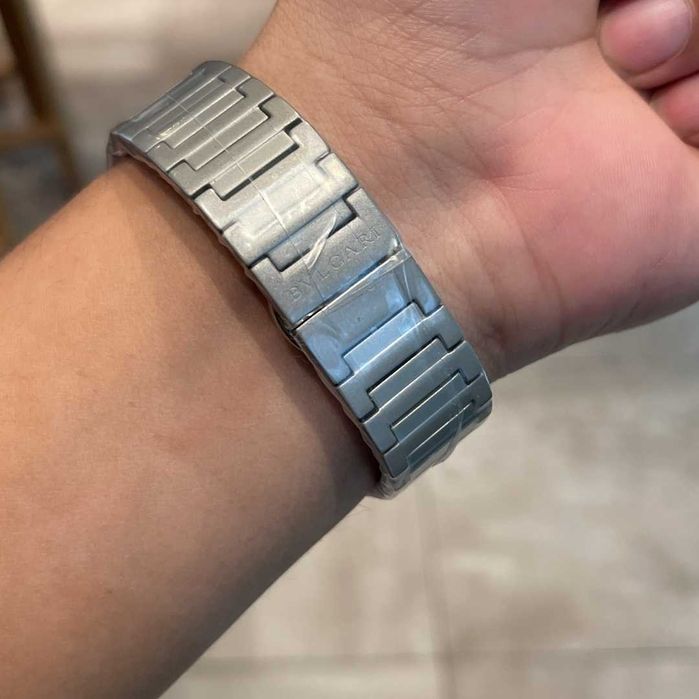 Кварцов мъжки часовник BVLGARI Octo Finissimo Chronograph