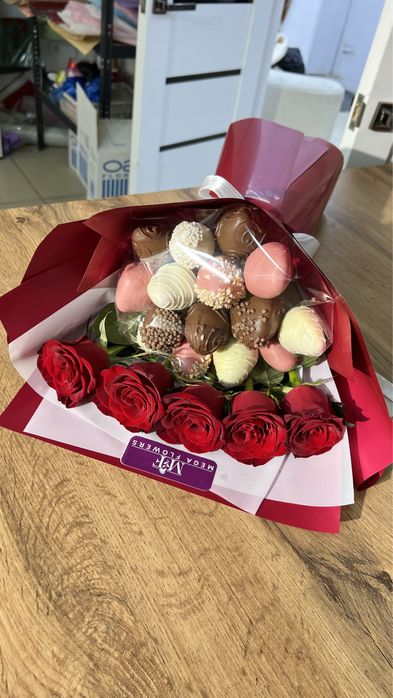 Астана клубника в шоколаде