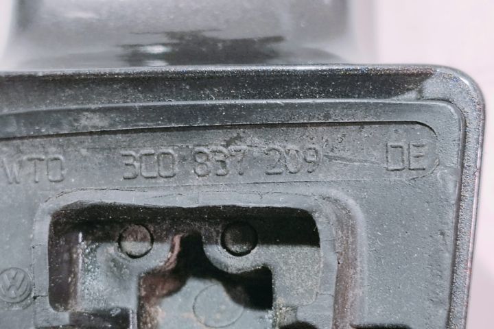 Maner Usa stanga 3C0837209DE Volkswagen VW Passat B6