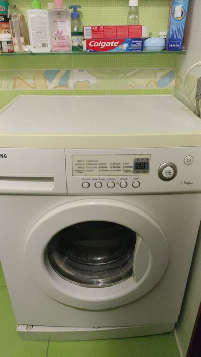 Продам б/у стиральную машинку