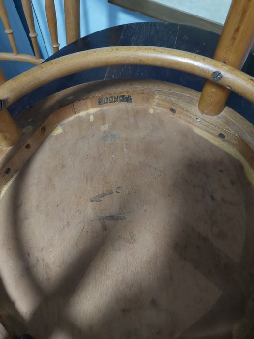 Scaune și masa Thonet