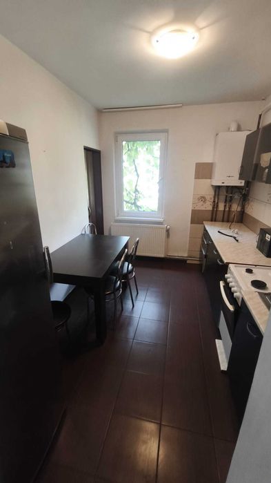 3 camere **80 mp – Ideal pentru 3 studente | Zonă foarte bună | Lângă școală și transport**- UNIRII