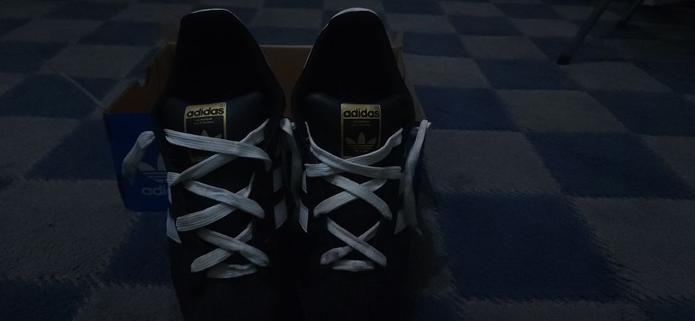 Суперстары с дутым языком состояние 8 из 10