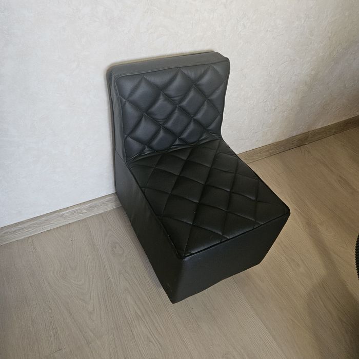 кресло на колесиках , подходит для мастера