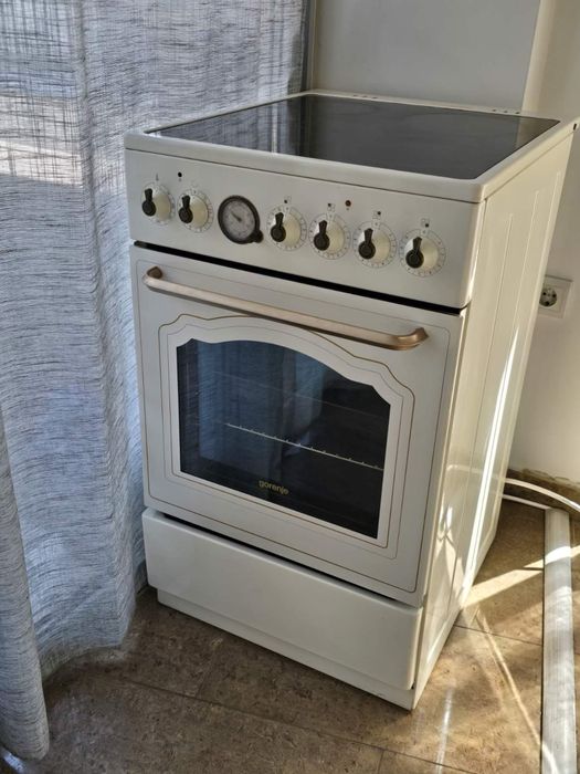 Стъклокерамична готварска печка Gorenje ECS5250CLI