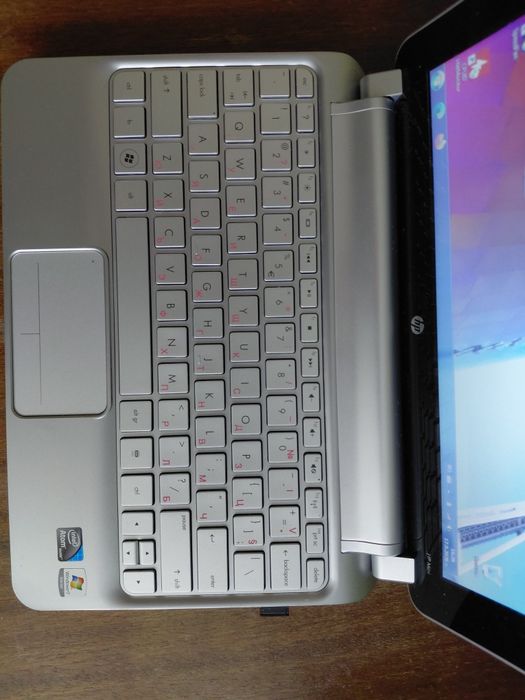 Лаптоп -hp mini 210 series 2000