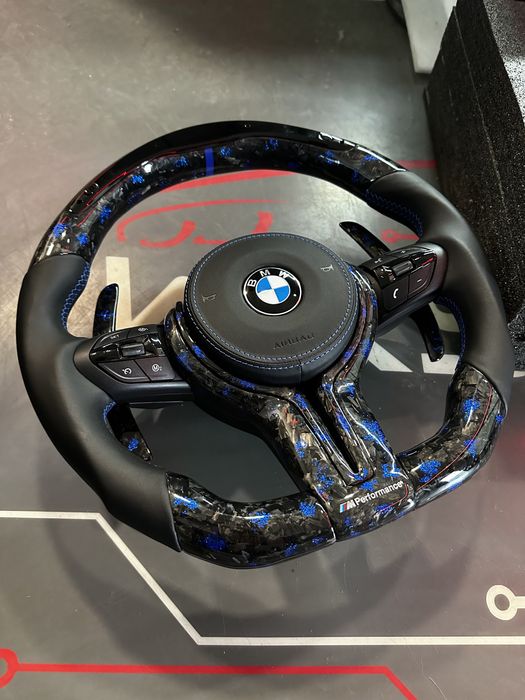 Volan BMW M CARBON FORJAT / LED / Vibratii / Incalzire / DISTRONIC / F