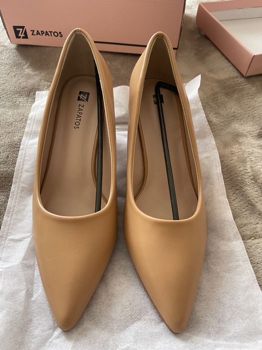 Pantofi noi marimea 38