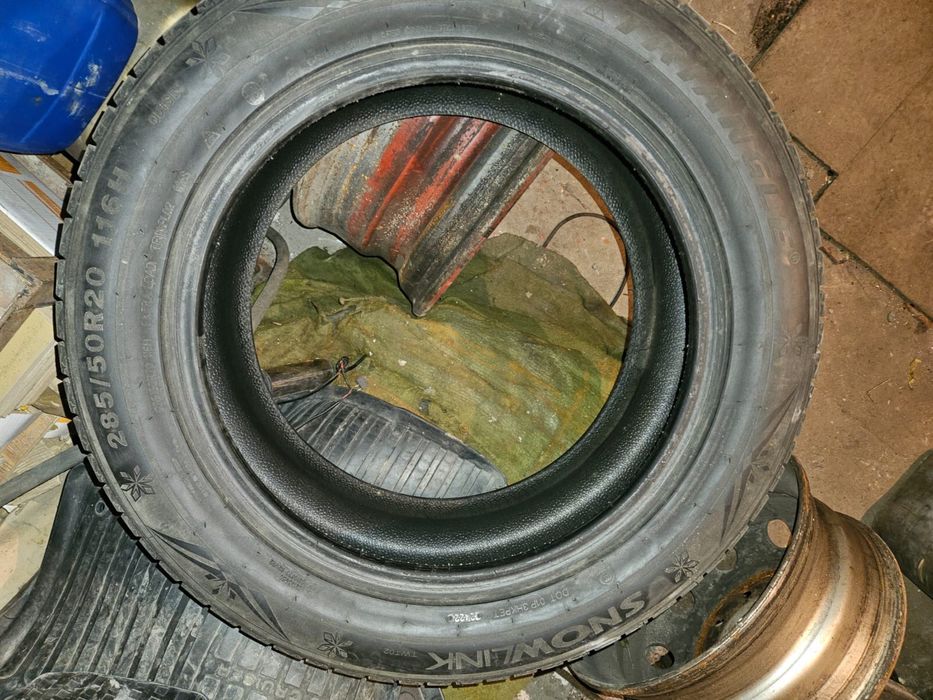 Продам резину зима 285/50/20