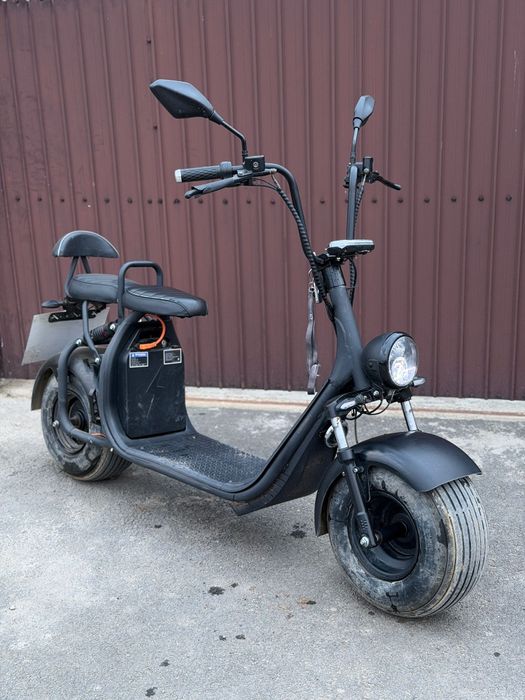 Vând Scuter Electric 2025