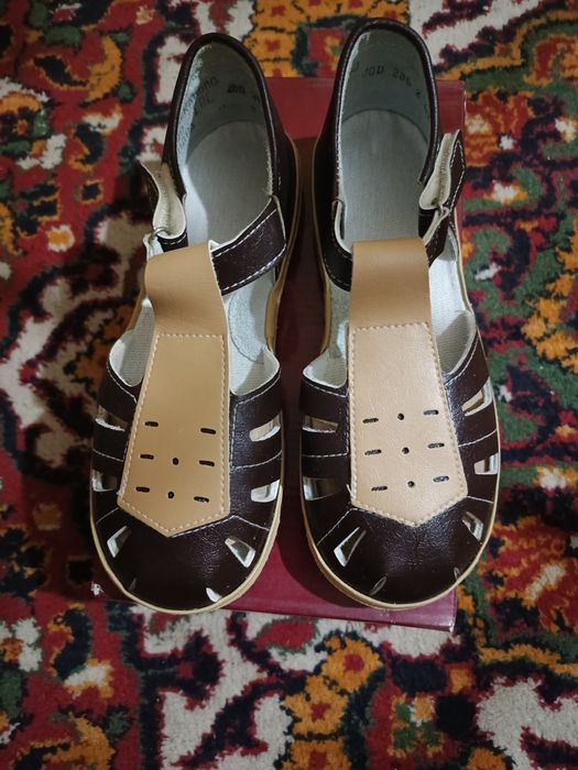 Сандалии детские.