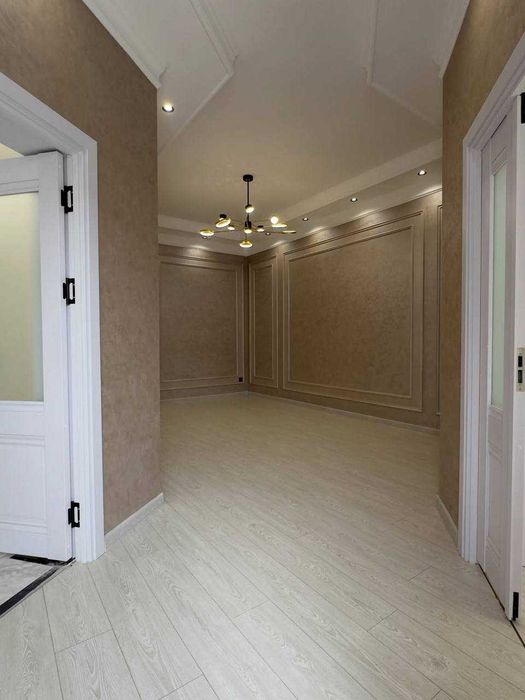 Уч кахрамон постидан 7 км Хожи ота  2 сотих 4 хона + холл Евроремонт