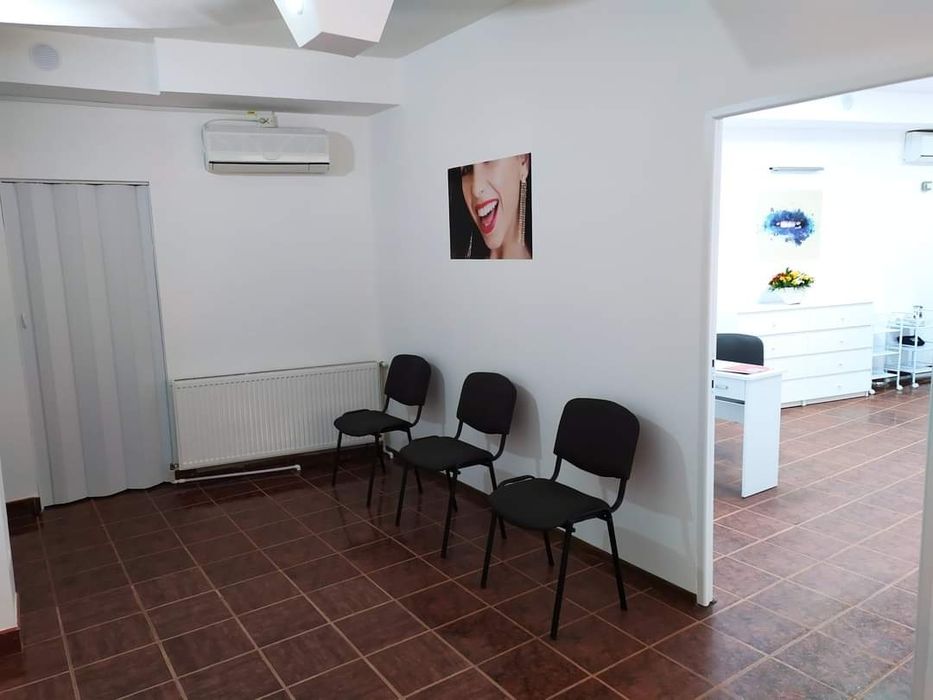 Inchiriez 2 Spatii Comerciale Zona - Spital Municipal Orsova!!