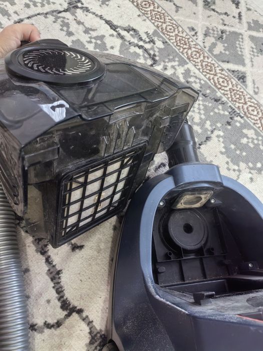 Продам пылесос artel