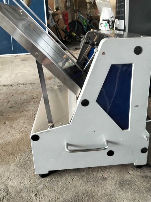 Продам хлеборезку.