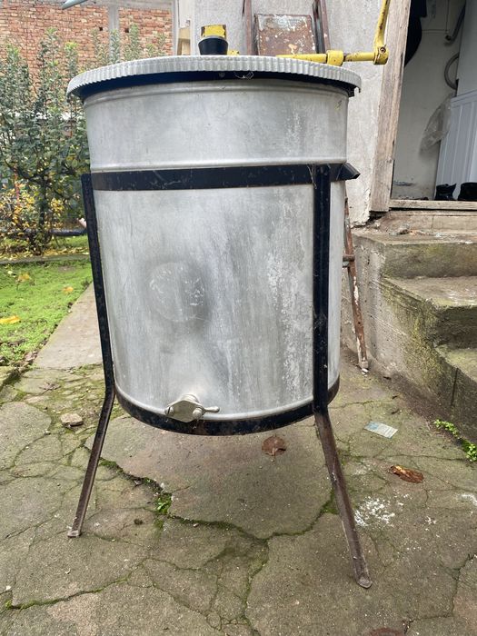 Центрофуга за мед