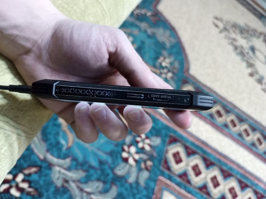 Телефон Doogee smini