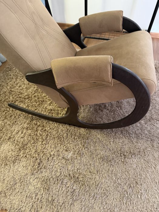 2 броя люлееще се столове