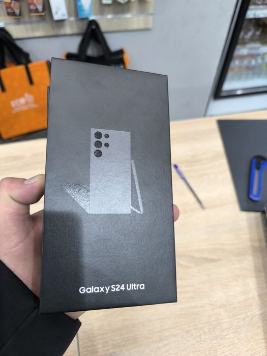 Продам телефон Самсунг с 24 ультра