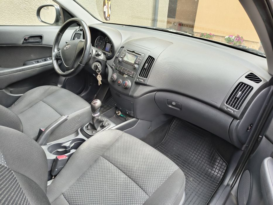 HYUNDAI i30 2011 — imagine 5