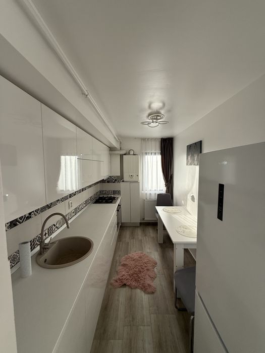 Apartament 2 camere modern– Parcare inclusă, centrală proprie, AC