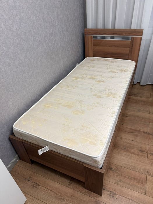 Односпальные кровати с матрасом