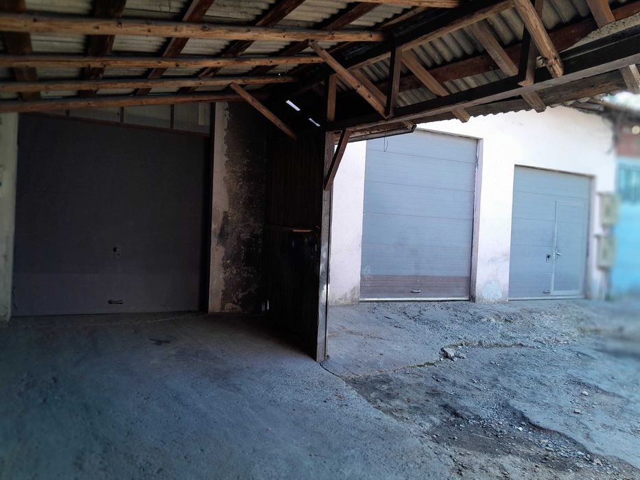 Inchiriez hala in Falticeni.