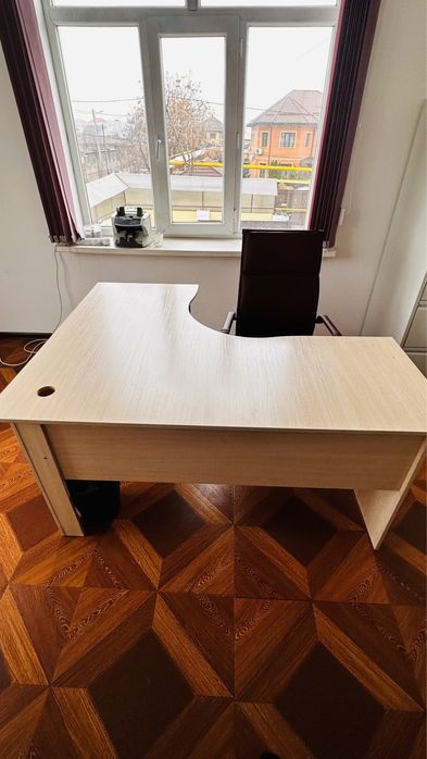 Стол угловой письменный