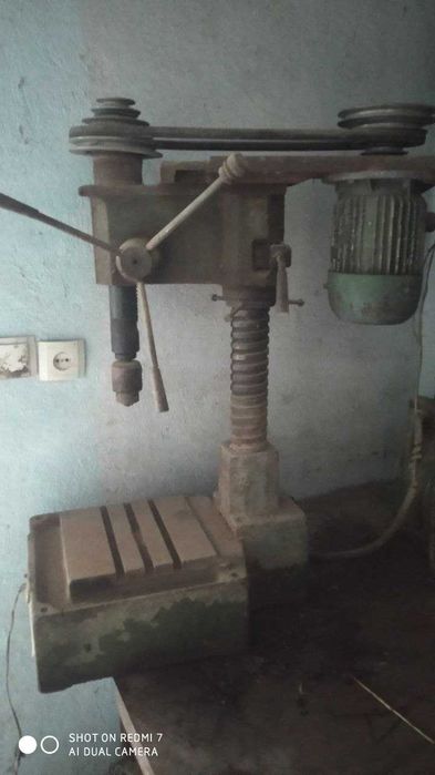 Sverlenniy stanok sotiladi