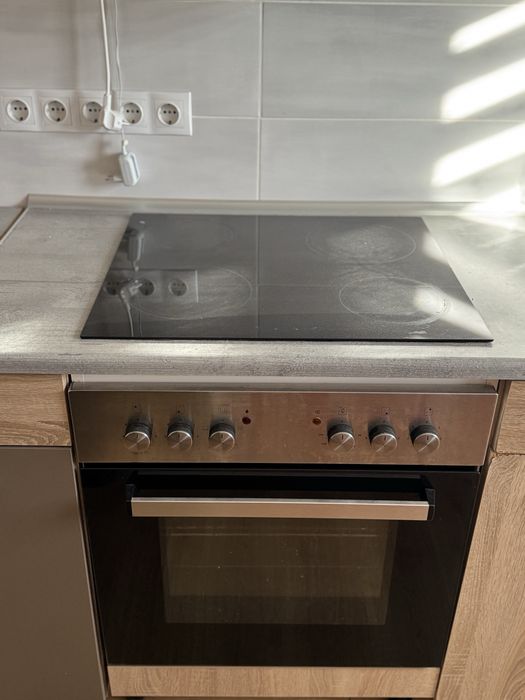 Mobila de bucatarie cu electrocasnice