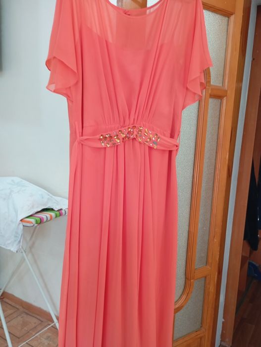 Продам платья  вечерние