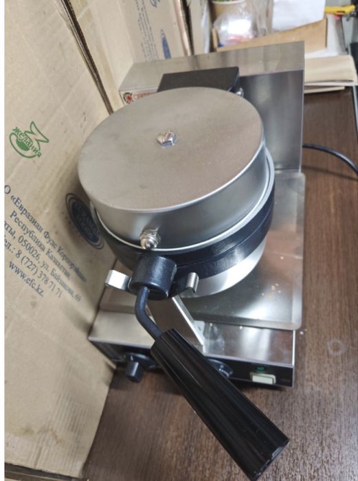 Сэндвичница/вафельница для UFO бургеров