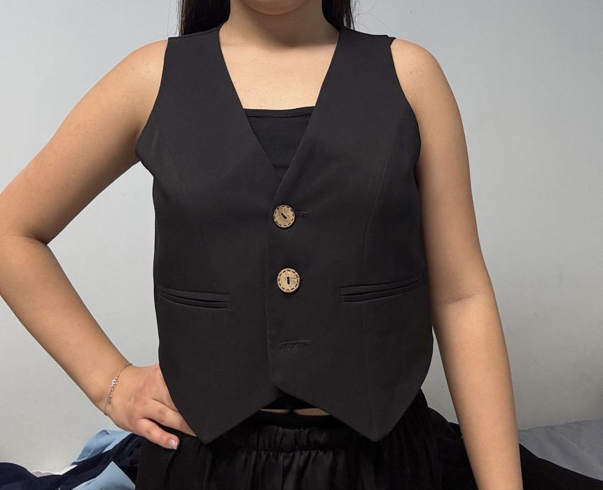 Продаю одежду пиджак и жилетка