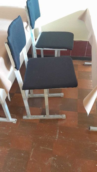 Stol-stullar sotiladi, 8 dona stol, srochni uchun arzon