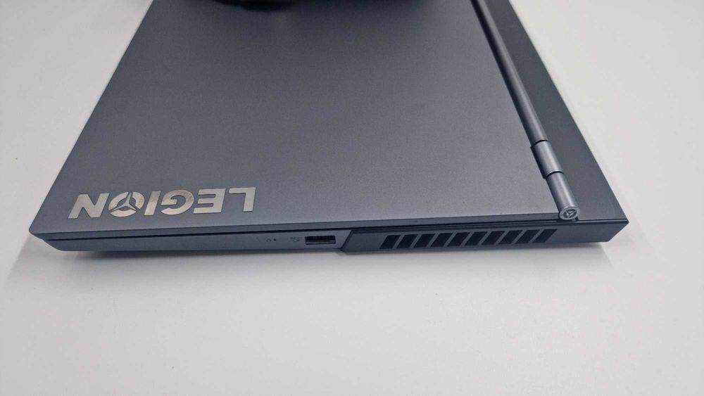 Laptop Lenovo Legion 7 [Amanet Club Caro]