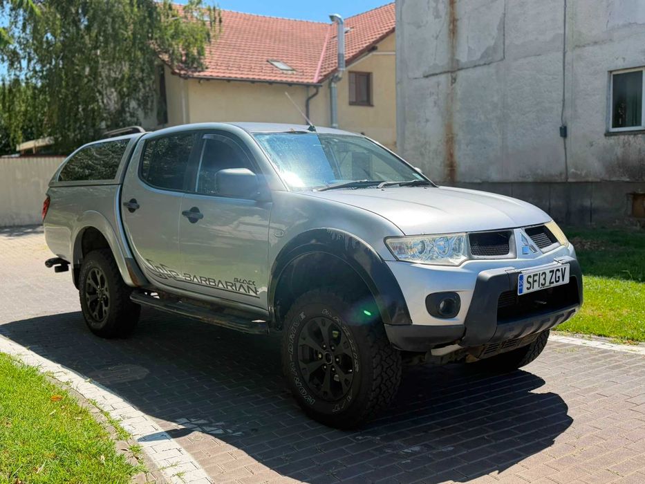 Mitsubishi L200 BARBARIAN BLAC 4X4 2013