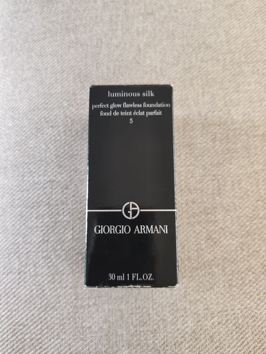 Фон дьо тен Giorgio Armani 5