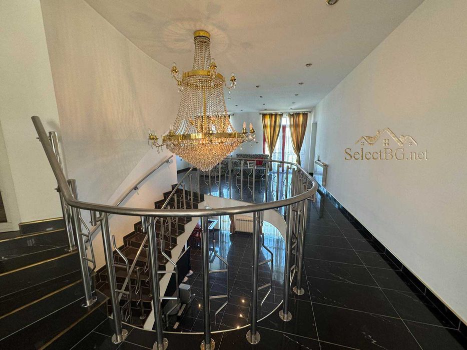 Продава се Къща в Лясковец - 496 кв.м за 505 €/кв.м - Снимка #3