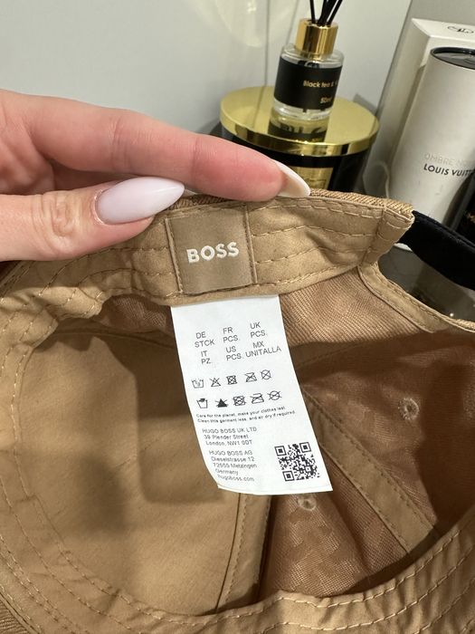 Дамска шапка BOSS