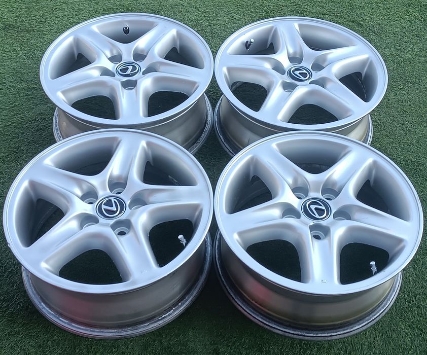 R-16 оригинал идеалный 5*114,3 Лексус рх 300 Хариер,Тойота рав4, камри