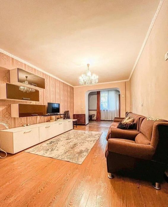3/2/5 метро Буюк Ипак Йули, ориентир МГИМО,кирпич,балкон 2*6,70 м2