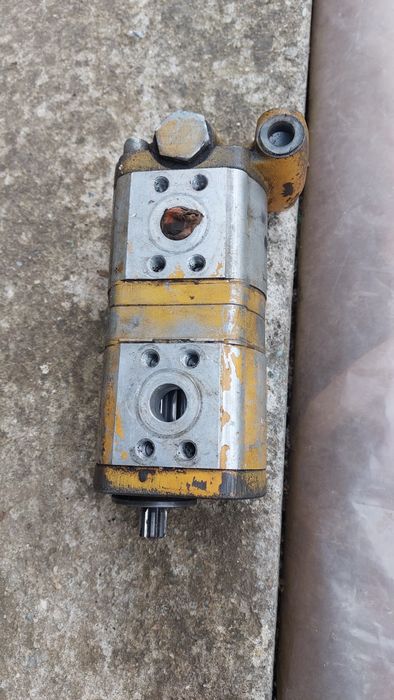 Vând pompa hidraulică excavator miniexcavator