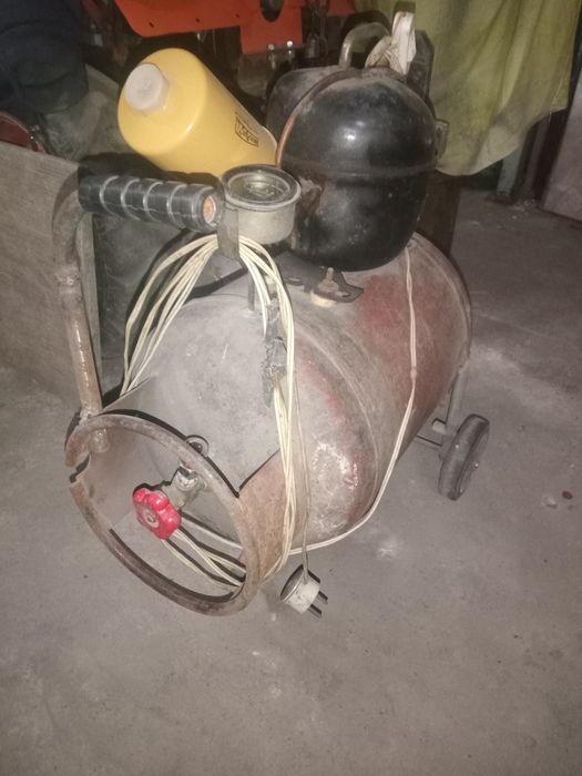 Компрессор           .