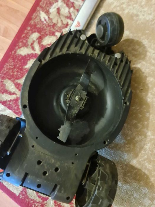 yardforced inflex12v4a masina tuns iarba brusless