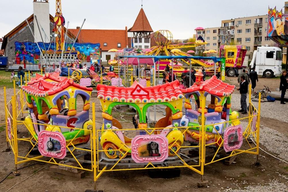 Trenuleț electric pe sine / parc distracții