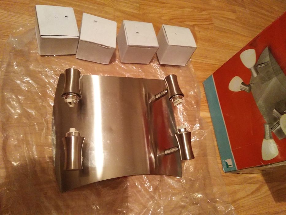 Навесная полочка для шапок.