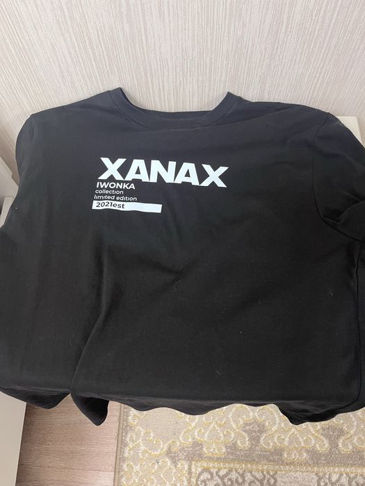 продаю футболку с принтом