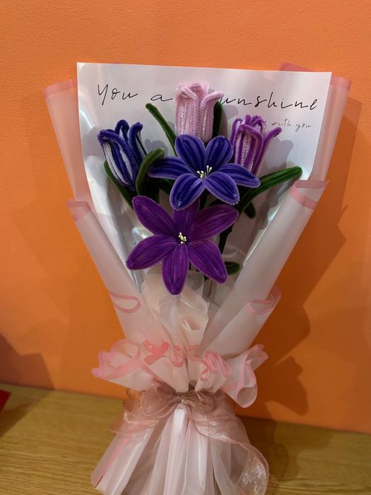 Flori din sarma plusata