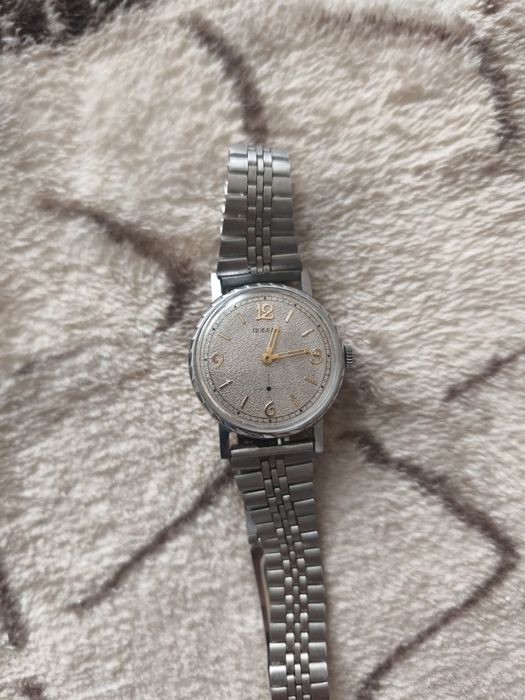 Ретро ръчни часовници