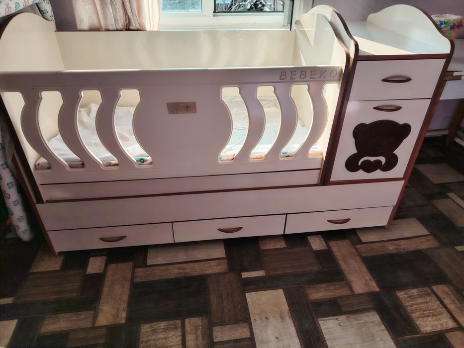 Продаётся детская кроватка